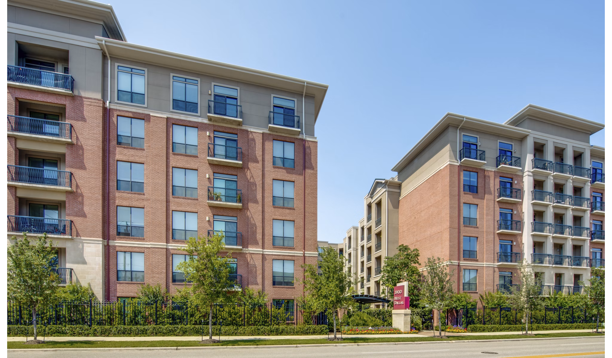 2900 West Dallas Apartments: Contemporary of luxury high-rise in Houston