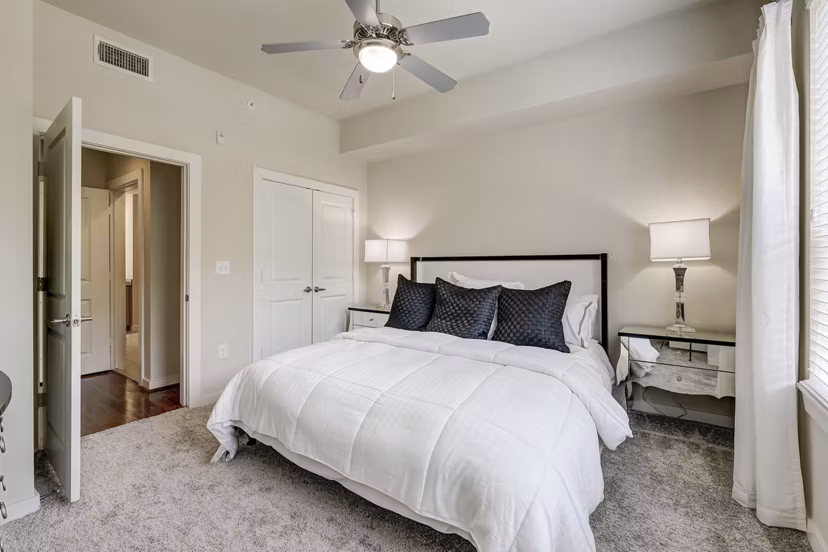 bedroom at 2900 West Dallas Apartments 