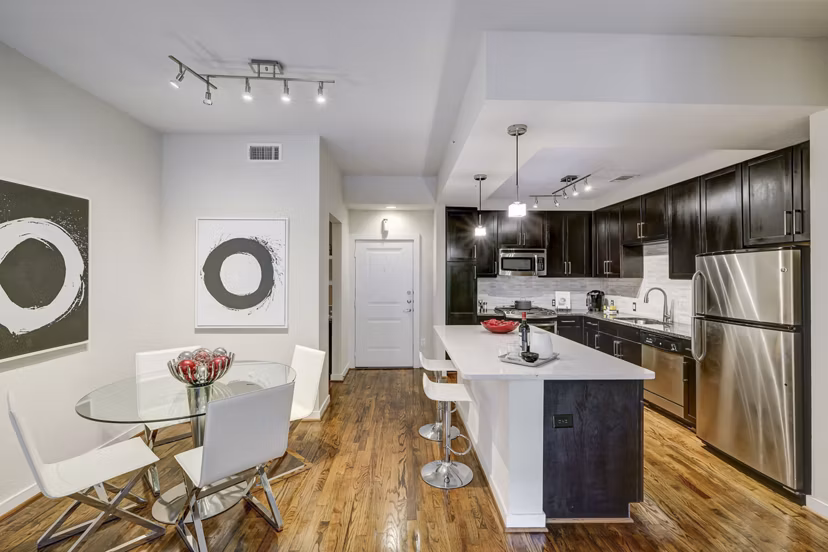 kitchen at 2900 West Dallas Apartments 