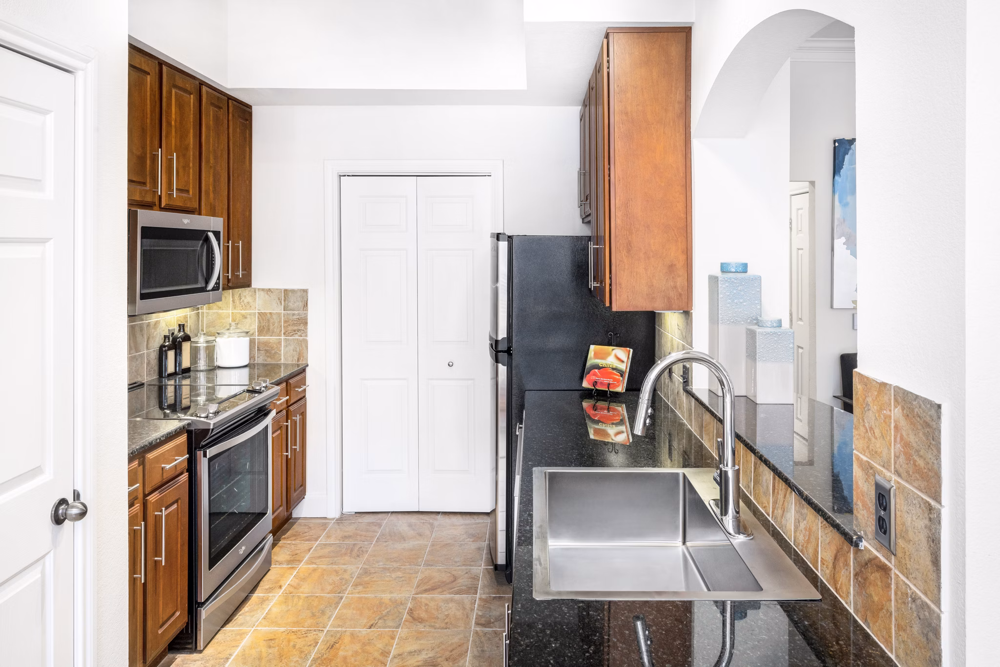 Clubhouse with modern design and ample seating at Jackson Hill Apartments