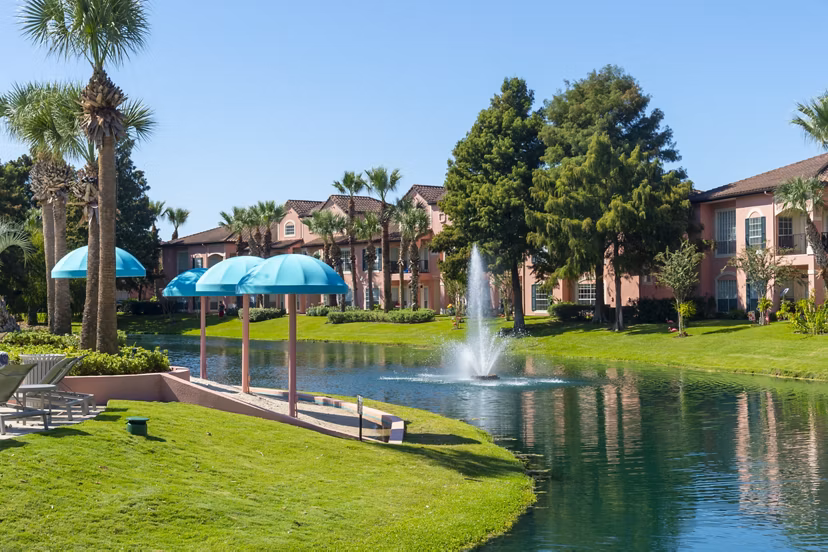 Las Palmas Apartments: Elegant of luxury apartments in a serene neighborhood, perfect for sophisticated living