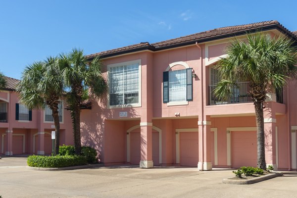 Las Palmas Apartments: Elegant view of luxury apartments in a vibrant neighborhood