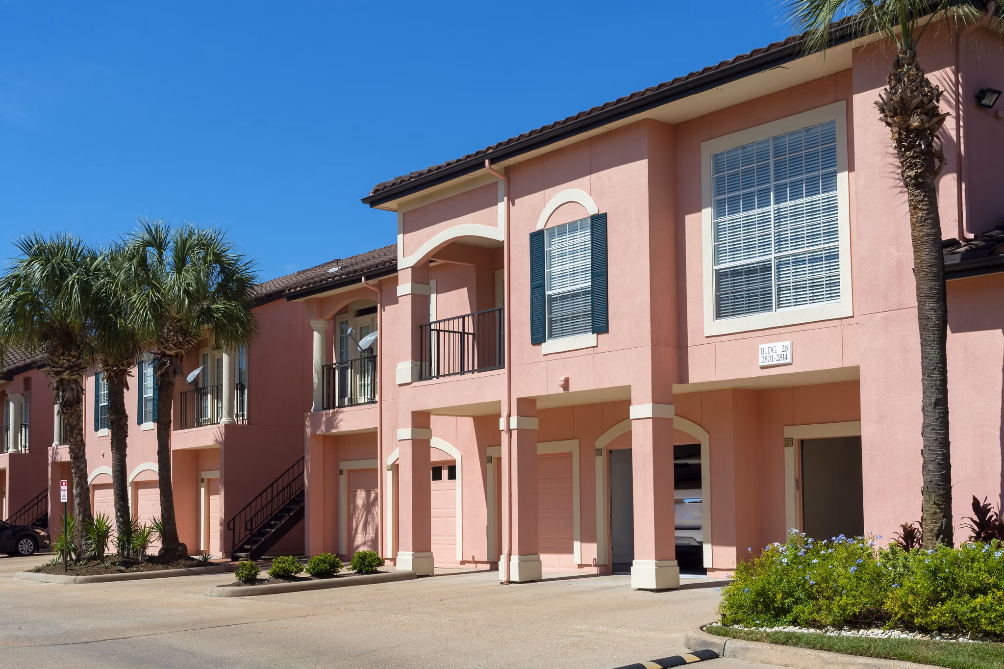 Las Palmas Apartments: Elegant of luxury apartments in a vibrant neighborhood, emphasizing modern architecture and refined design