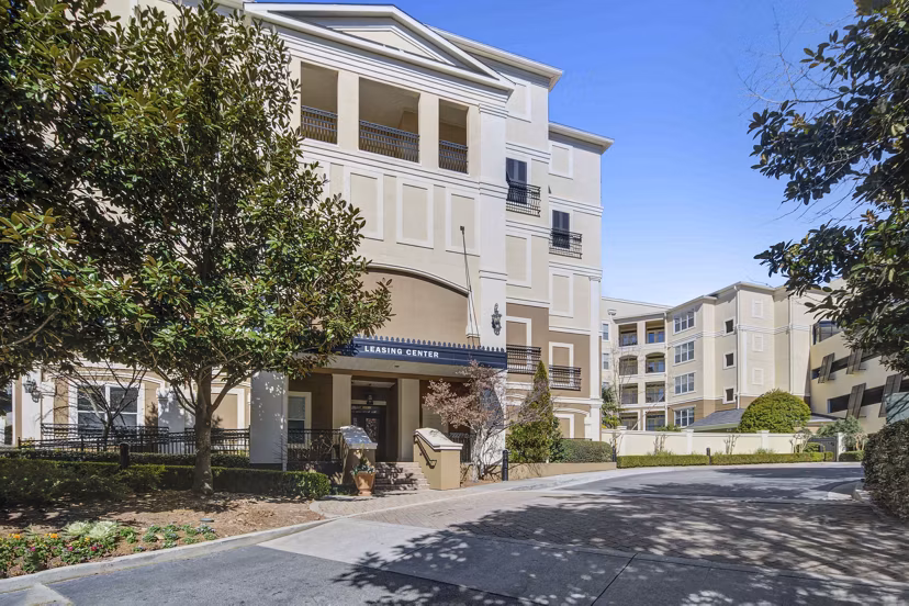 Kingsboro Luxury Apartments: Elegant of luxury apartments in a prime urban location
