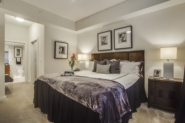 bedroom at Peachtree Dunwoody Place Apartments