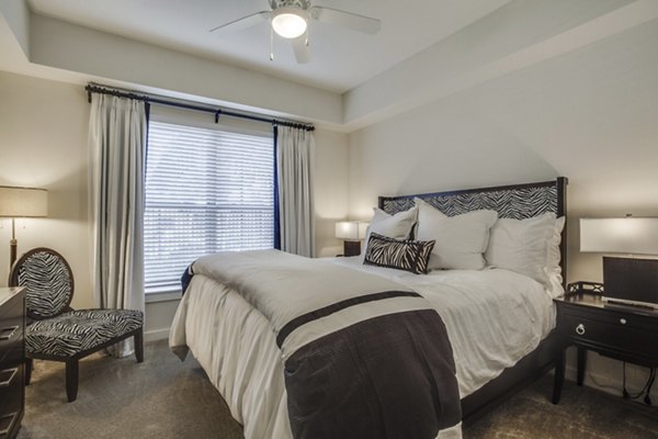 bedroom at Peachtree Dunwoody Place Apartments