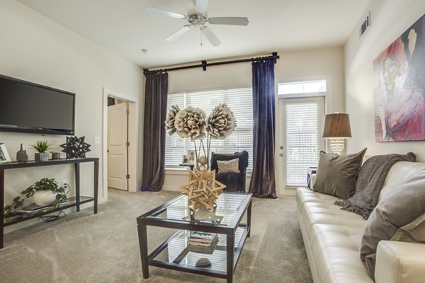 living room at Peachtree Dunwoody Place Apartments