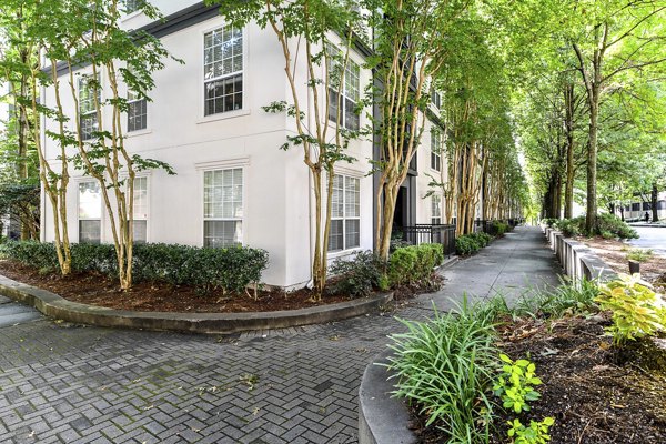 Phipps Place Apartments: Elegant of luxury high-rise apartments in premium Atlanta location