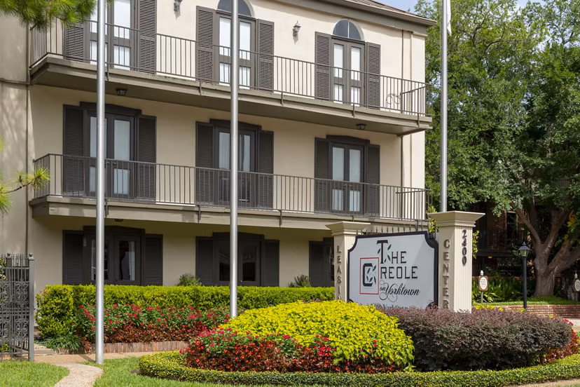 The Creole on Yorktown: Elegant of luxury apartments in a vibrant urban setting