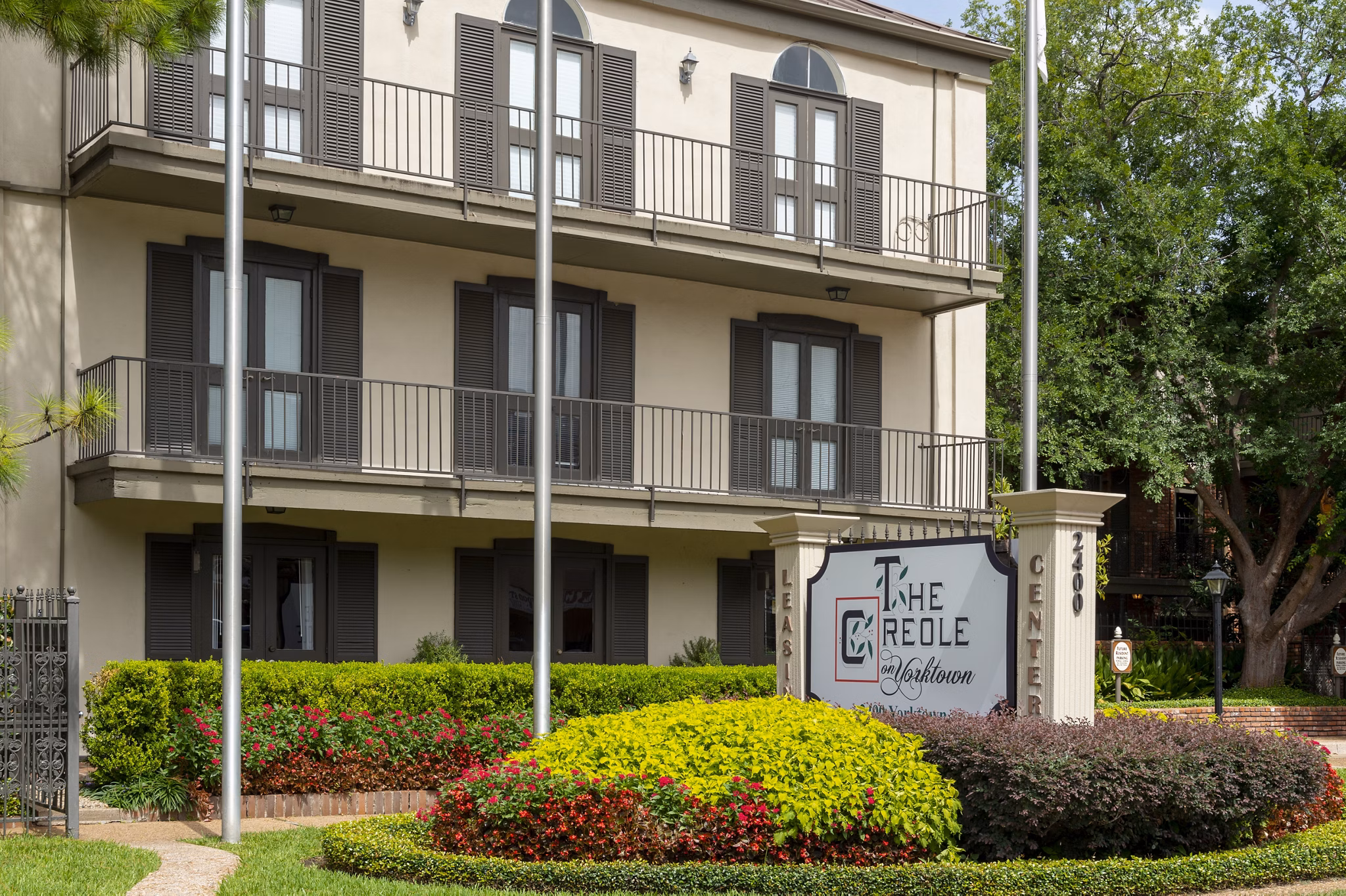 The Creole on Yorktown: Elegant of luxury apartments in a vibrant urban setting