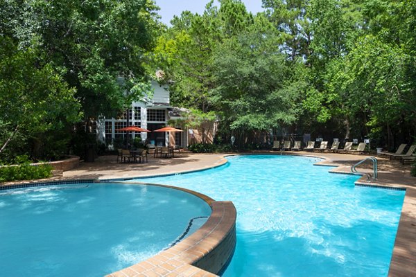 pool at Park on Memorial Apartments 