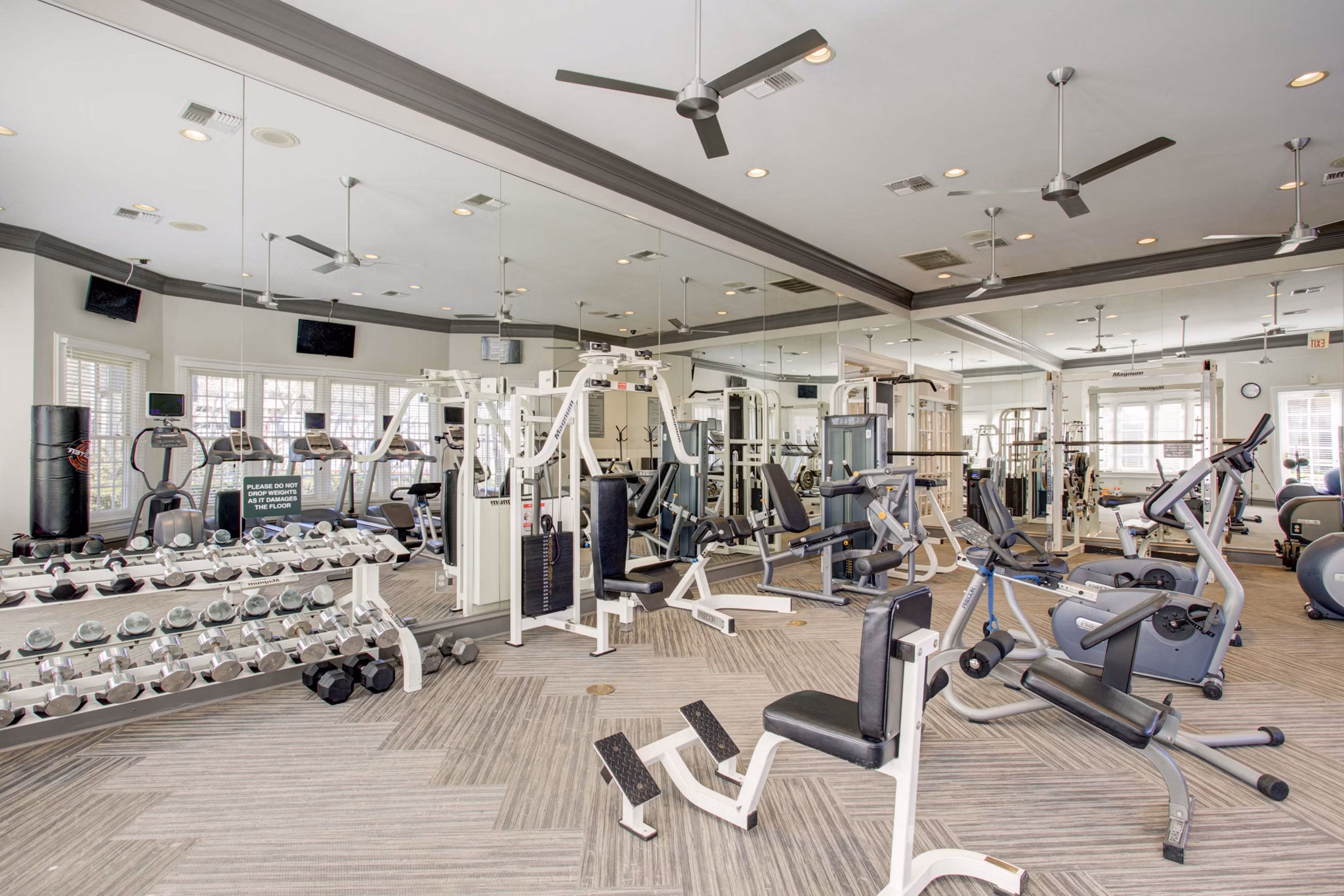 fitness center at Park at River Oaks Apartments 