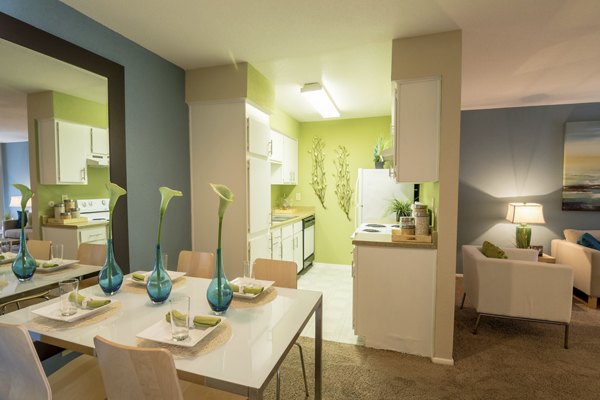 dining area at The Pines of Woodforest Apartments