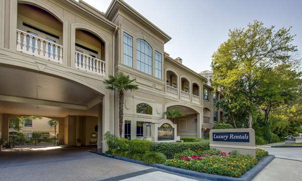 exterior at The Post Oak at Woodway Apartments