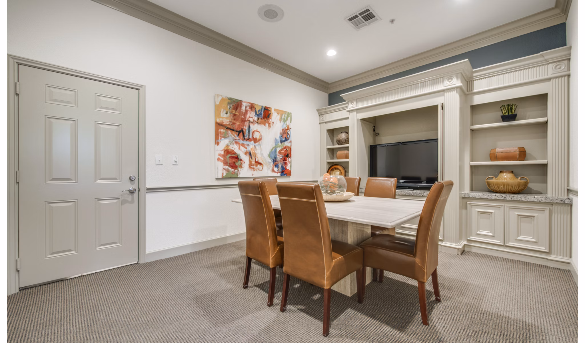 Modern meeting facility at The Post Oak at Woodway Apartments, featuring spacious layout and advanced technology in a Houston luxury community
