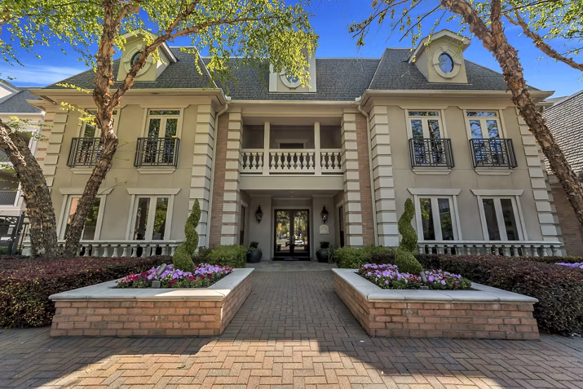Renaissance at Preston Hollow: Luxury apartments featuring elegant in Dallas