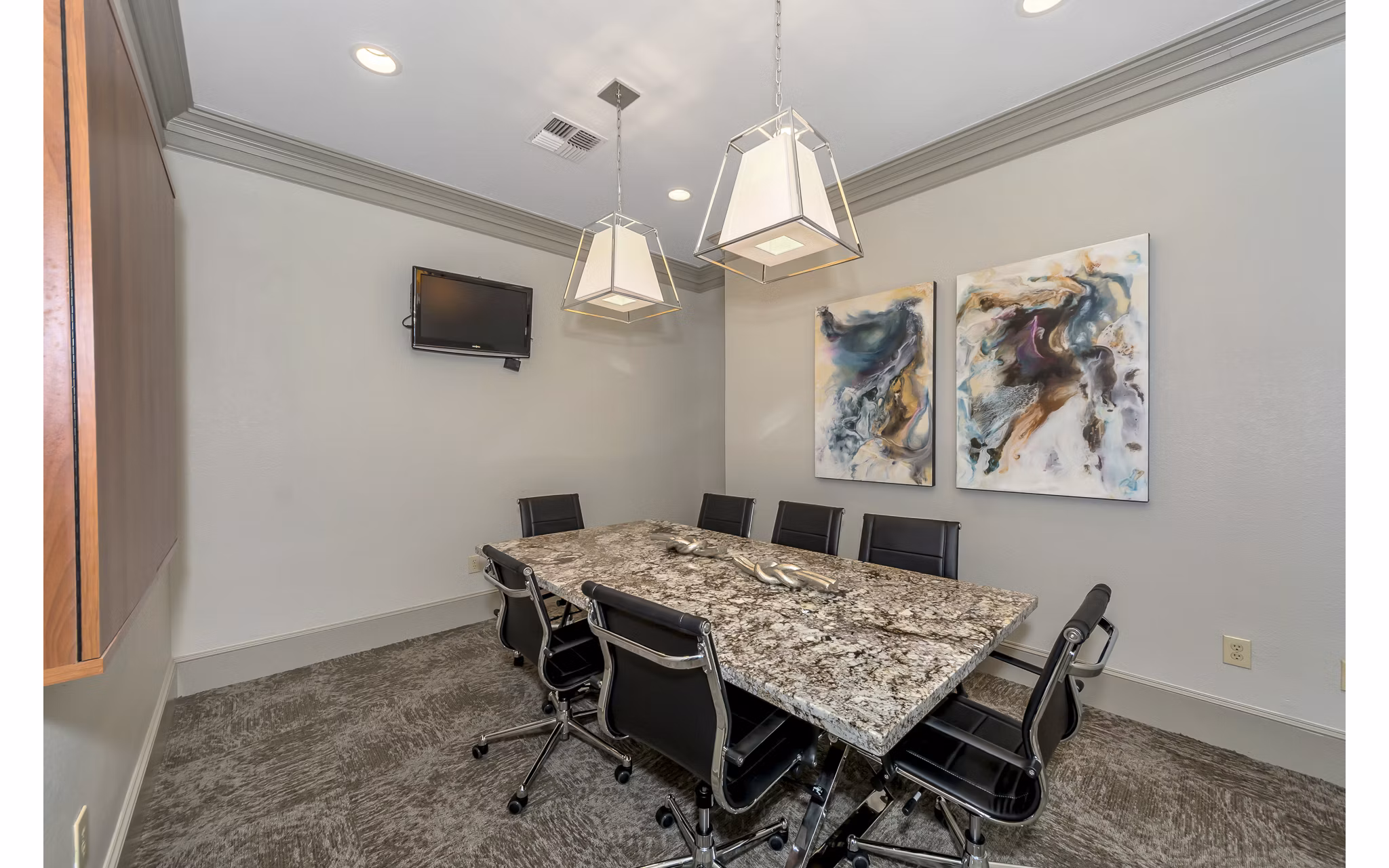 Modern meeting facility with high-tech amenities at Renaissance at Preston Hollow Apartments