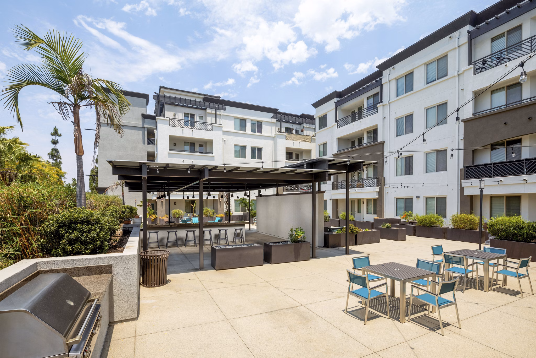 grill area/patio at Latitude33 Apartments