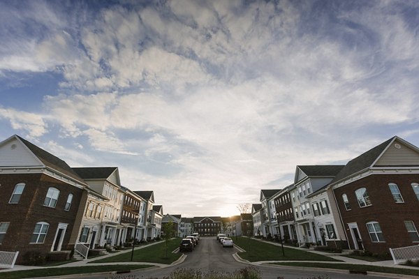 exterior at Middletown Landing apartments 