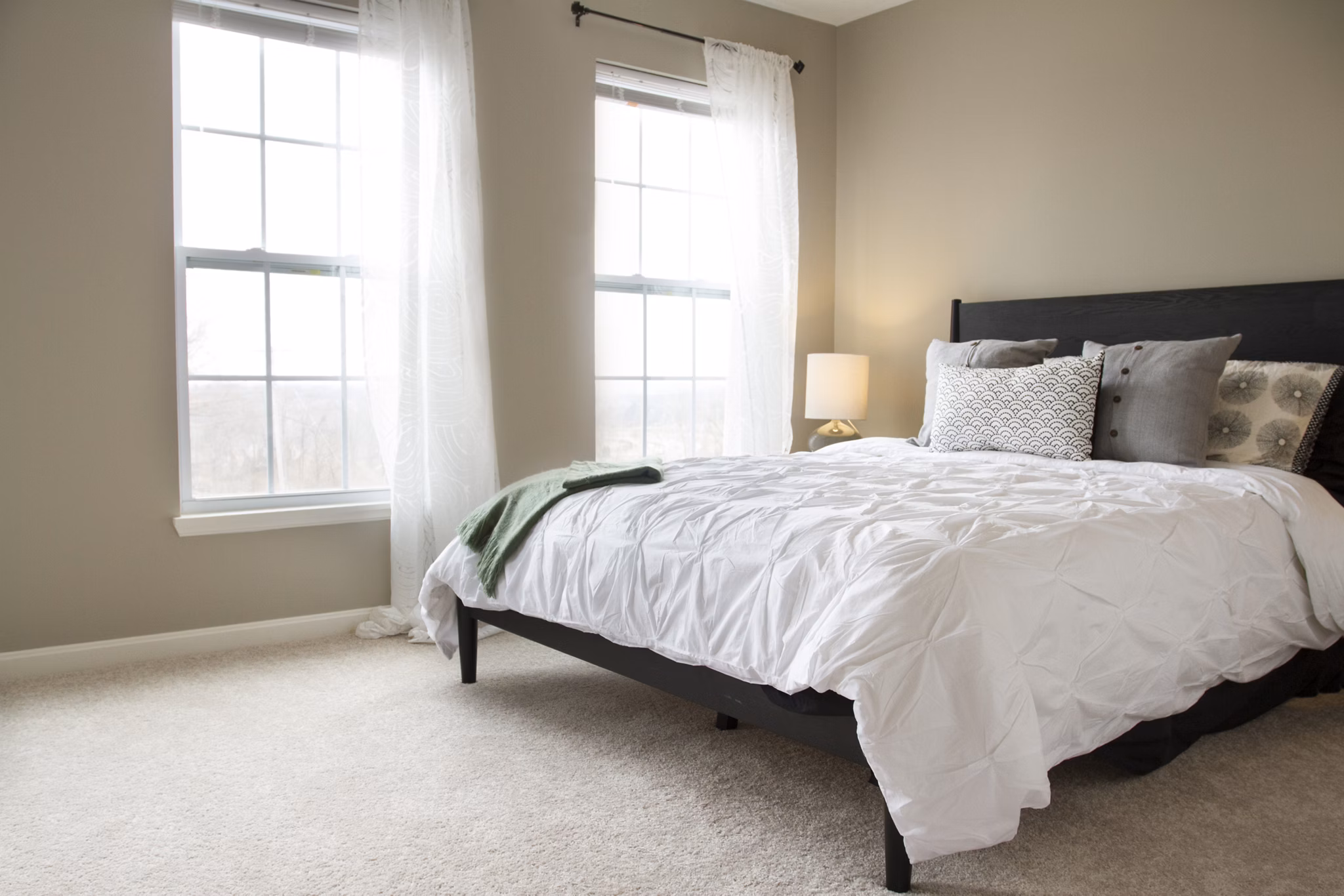 bedroom at Middletown Landing apartments 