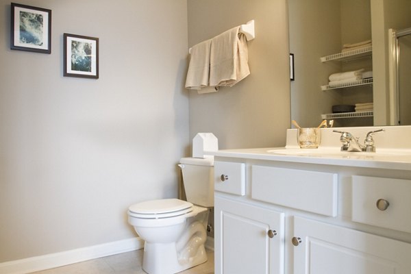 bathroom at Middletown Landing apartments 