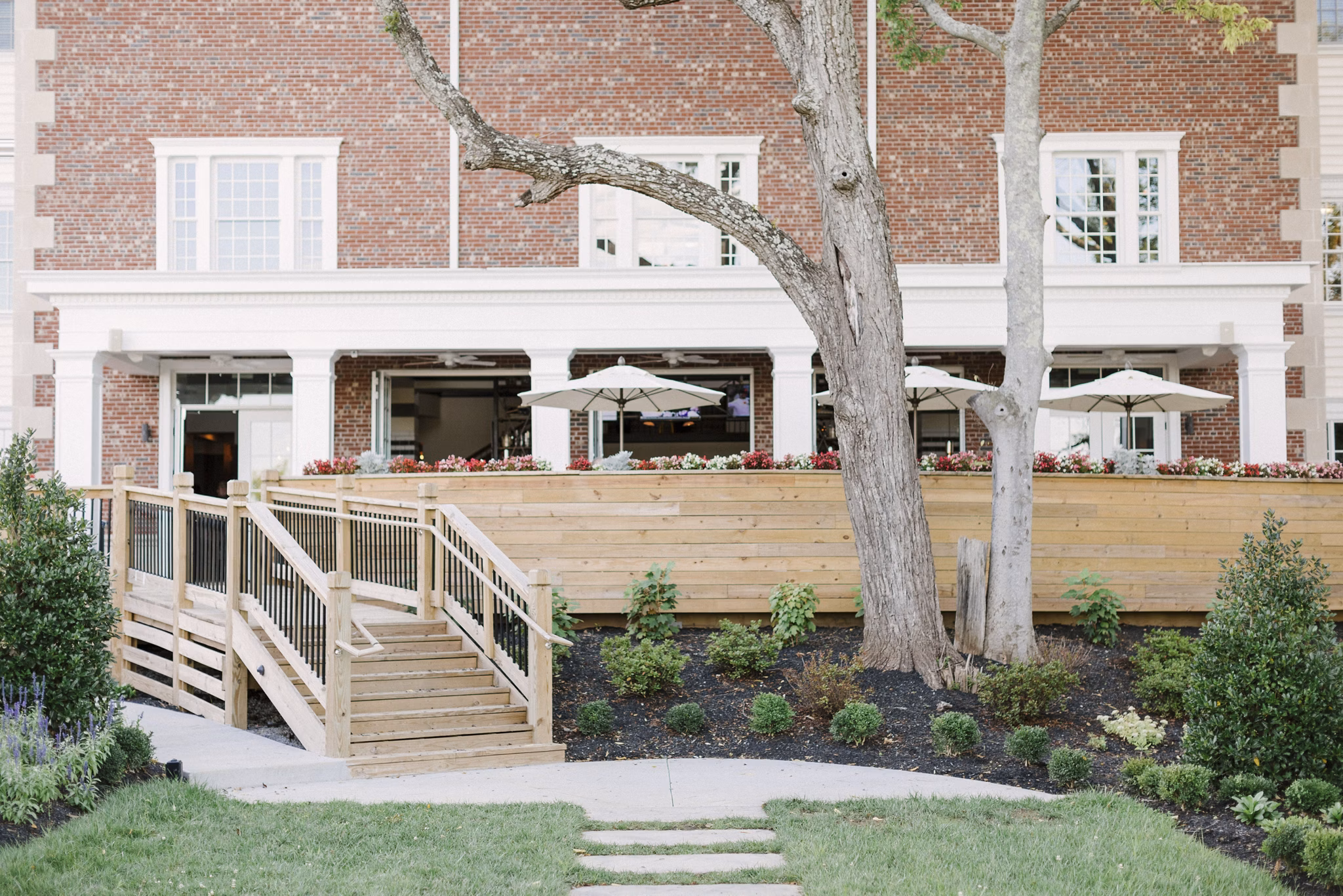 recreational area at Middletown Landing apartments 