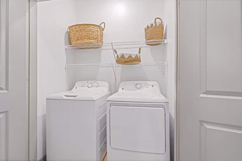 laundry room at Aven Ridge Apartments