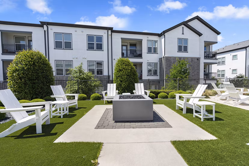 patio at Aven Ridge Apartments