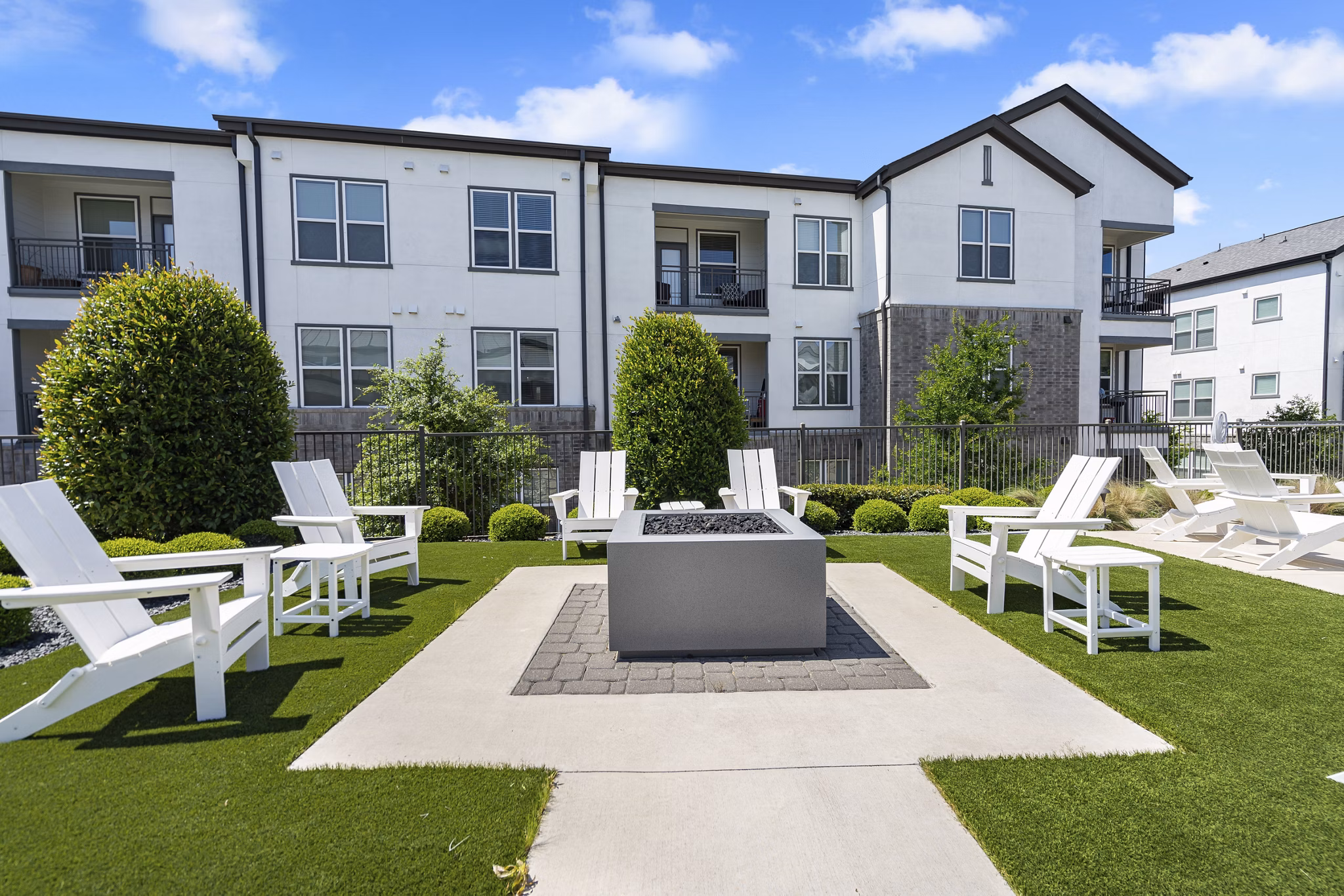 patio at Aven Ridge Apartments