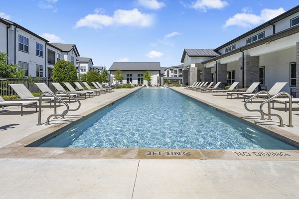 pool at Aven Ridge Apartments