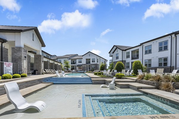 pool at Aven Ridge Apartments