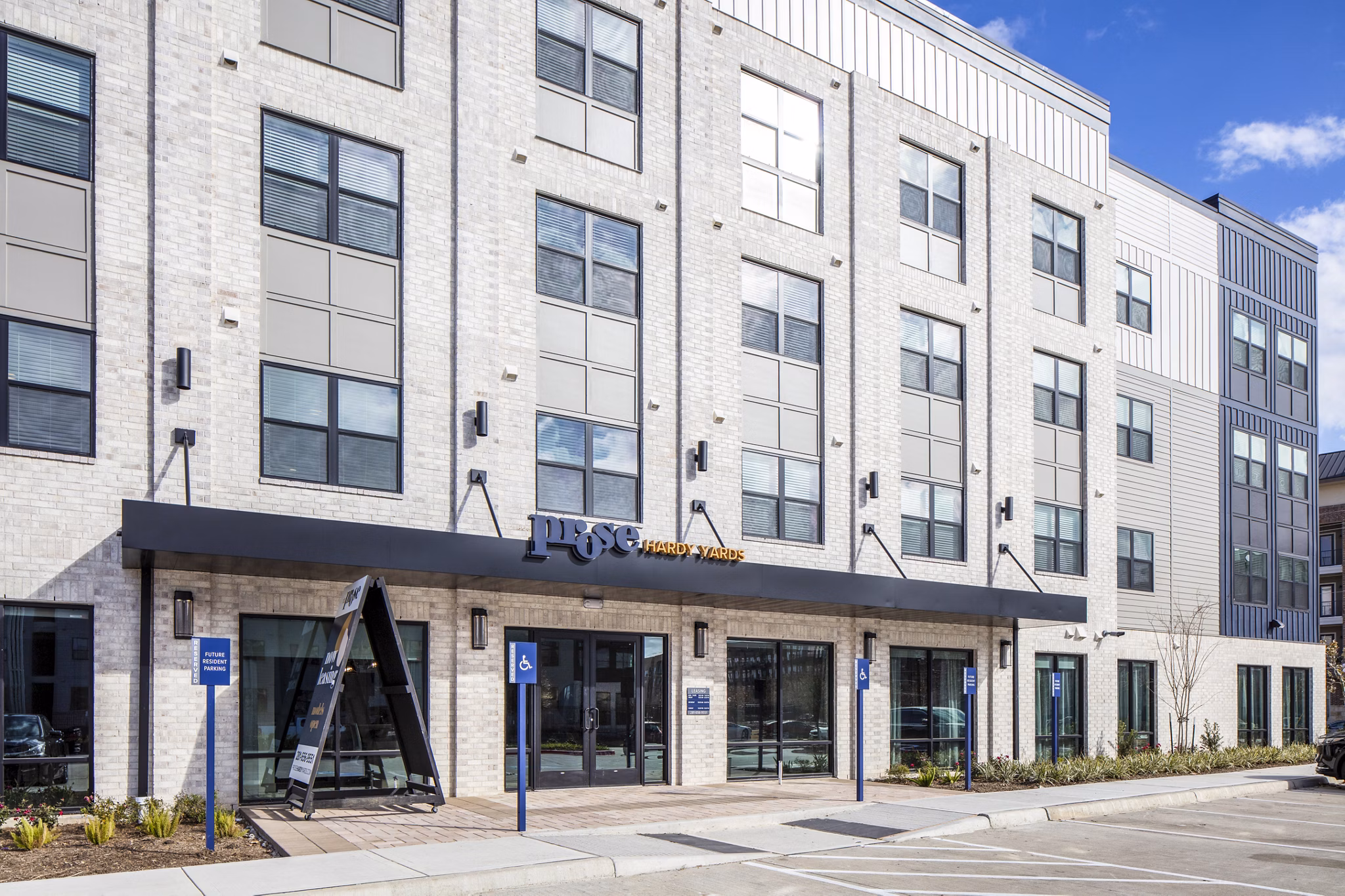 Prose Hardy Yards: Contemporary of luxury apartments in Houston