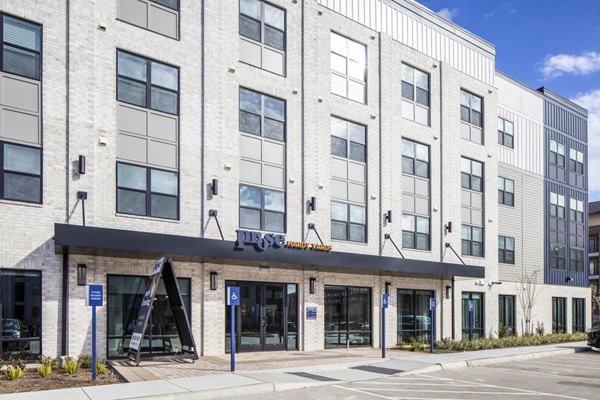 Prose Hardy Yards: Contemporary of luxury apartments in Houston