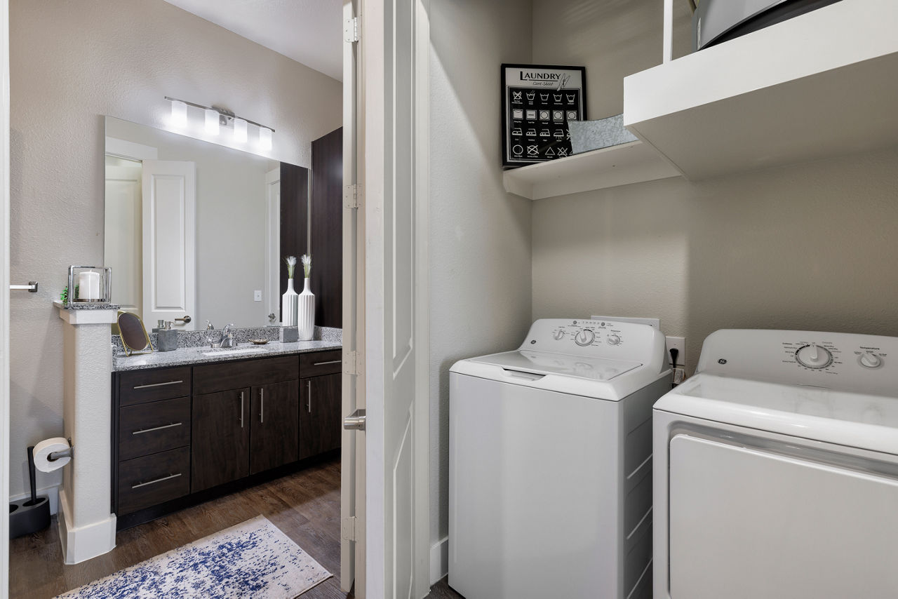Laundry room at Ivy Point Cypress