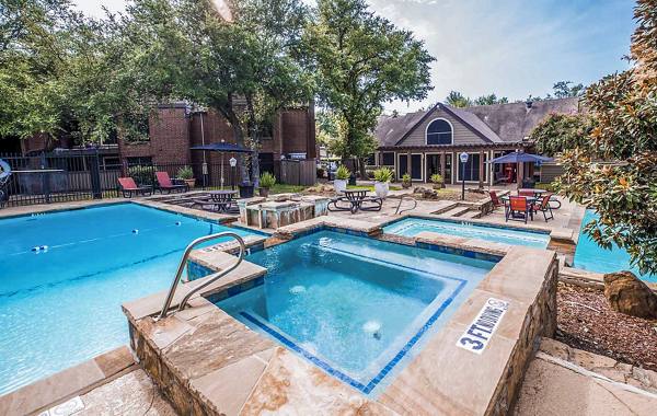 pool at Eastgrove Apartments