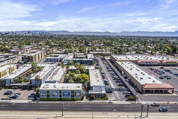 Crosstown Phoenix West: Sleek modern apartment building in vibrant downtown Phoenix