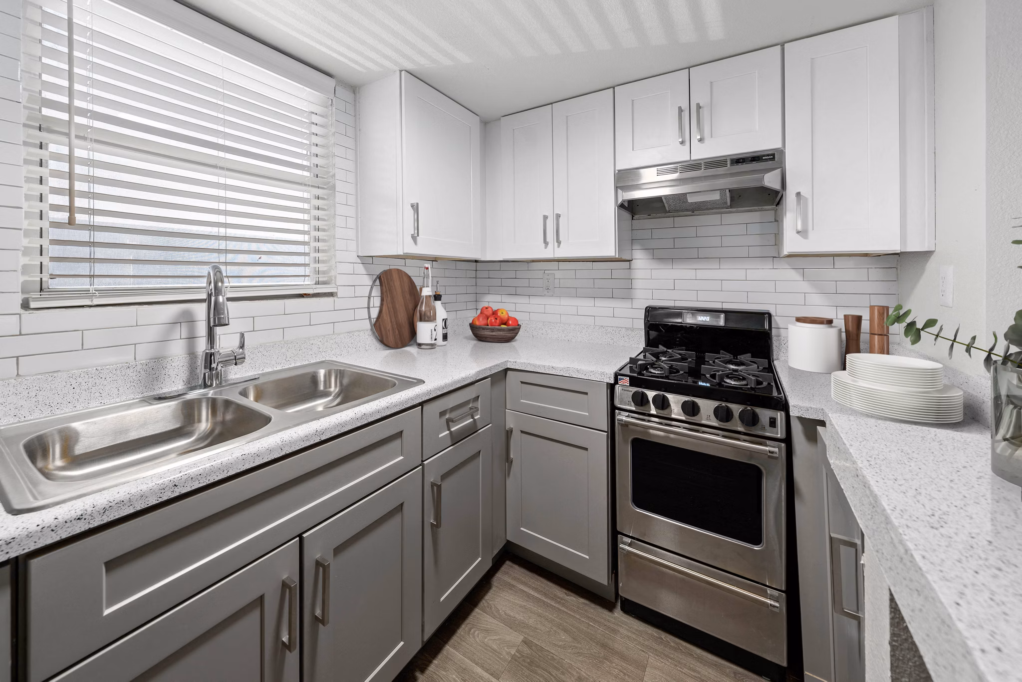 kitchen at Crosstown Phoenix West Apartments