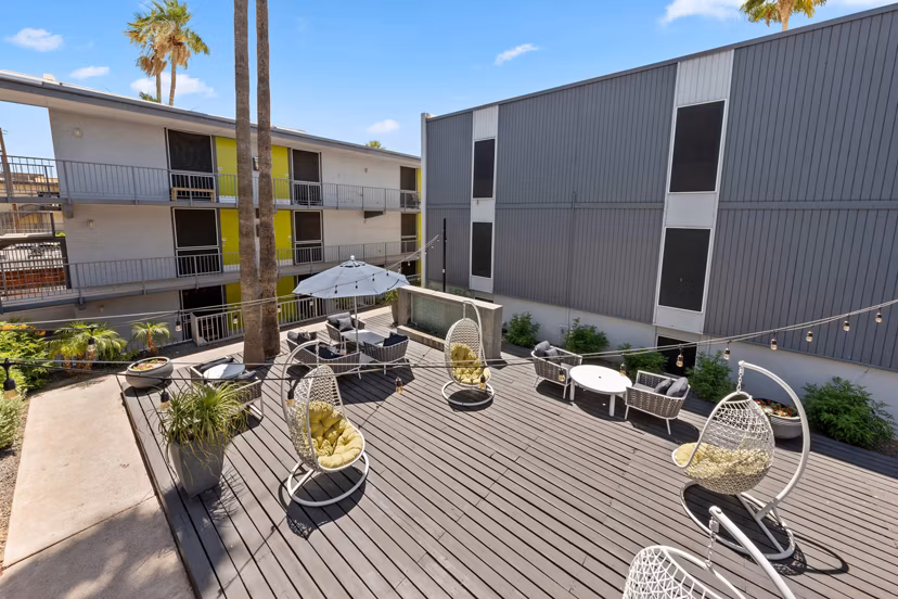 patio at Crosstown Phoenix West Apartments