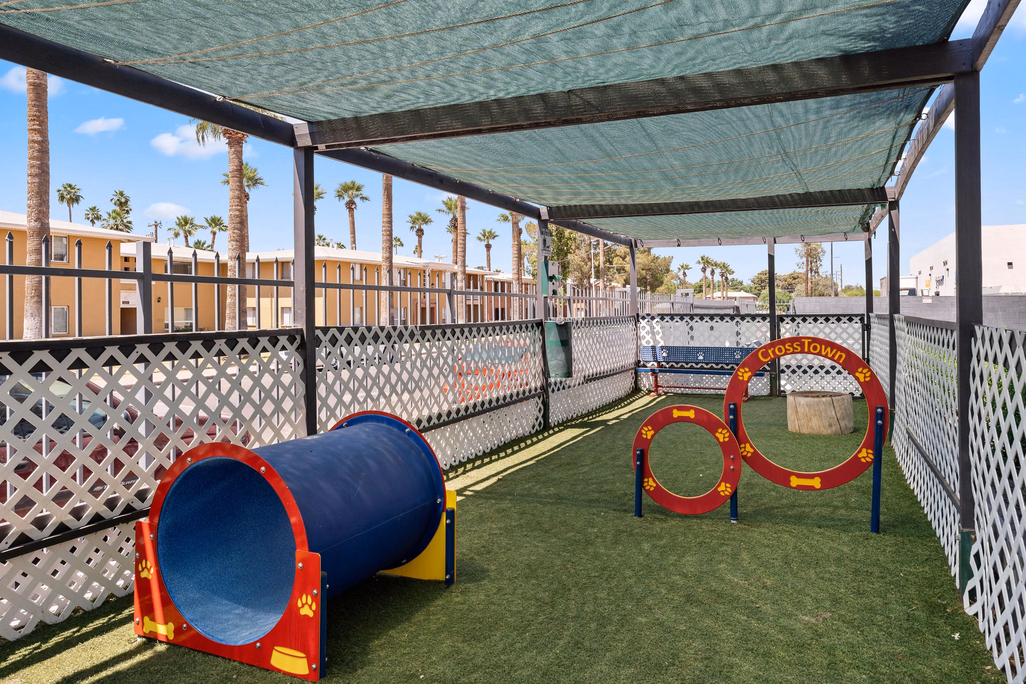 Recreational Area at Crosstown Phoenix West Apartments