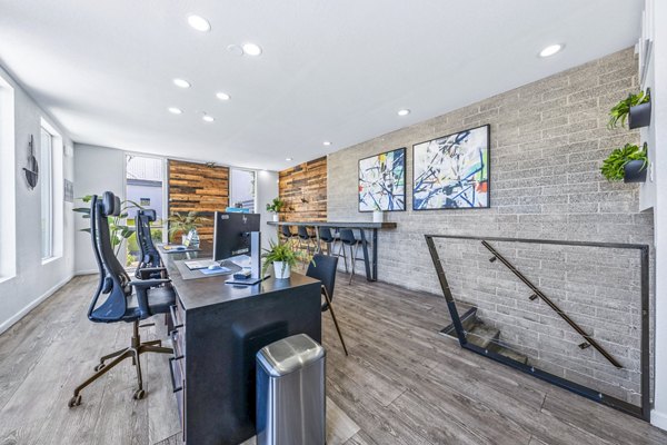 Crosstown Phoenix East Apartments