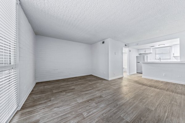 Crosstown Phoenix East Apartments