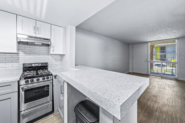 Crosstown Phoenix East Apartments