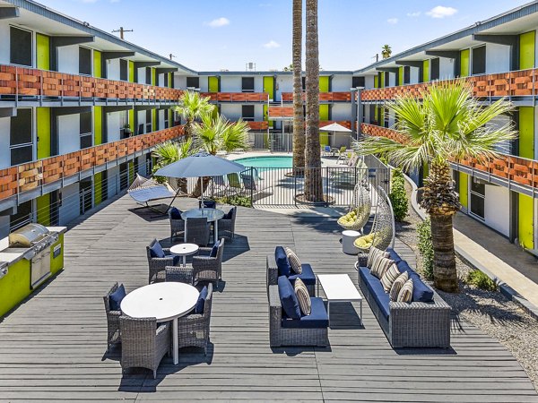 Crosstown Phoenix East Apartments