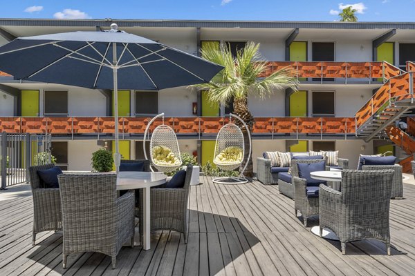 Crosstown Phoenix East Apartments