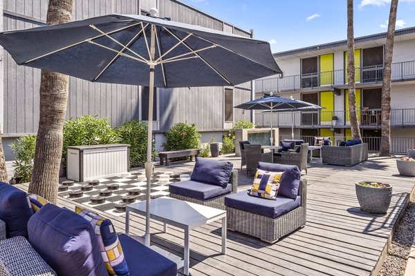 Crosstown Phoenix East Apartments