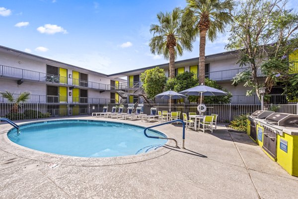 Crosstown Phoenix East Apartments