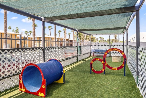 Crosstown Phoenix East Apartments