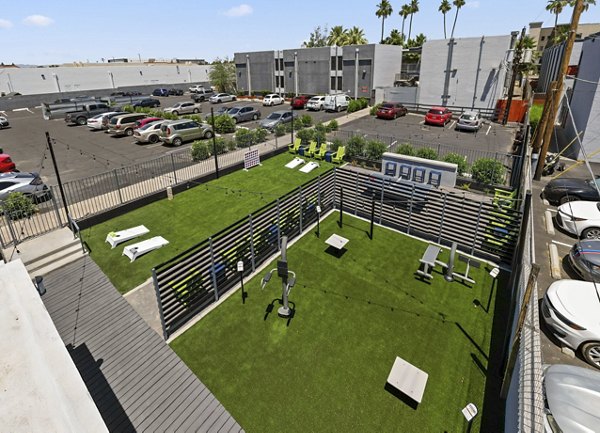 Crosstown Phoenix East Apartments