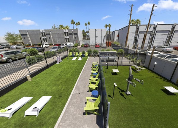 Crosstown Phoenix East Apartments