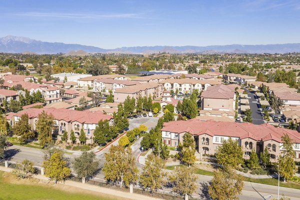 Riverwalk Apartments: Modern city view from Viano luxury apartments balcony